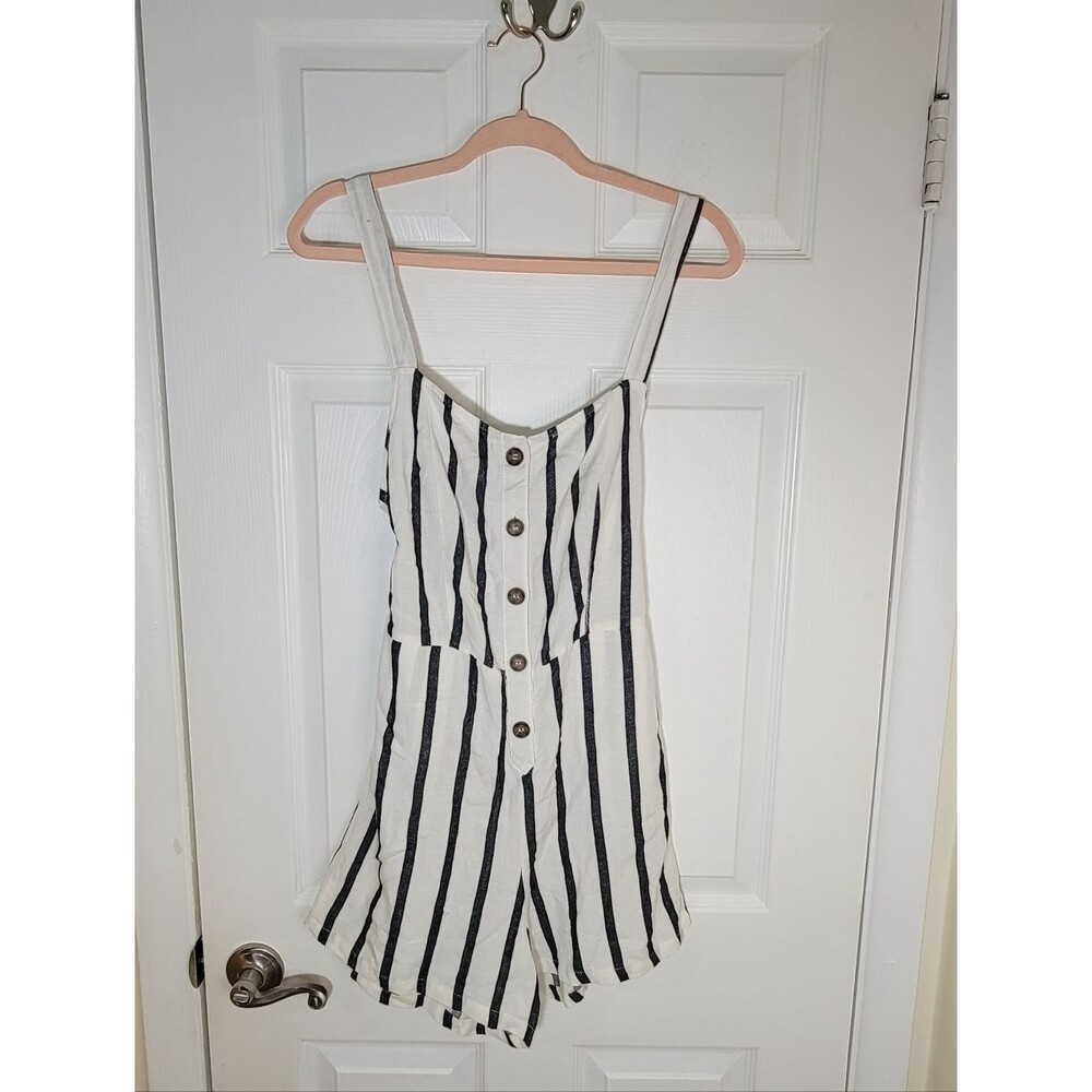 Love tree Women Size M Striped Button-Front Romper in White and Black.